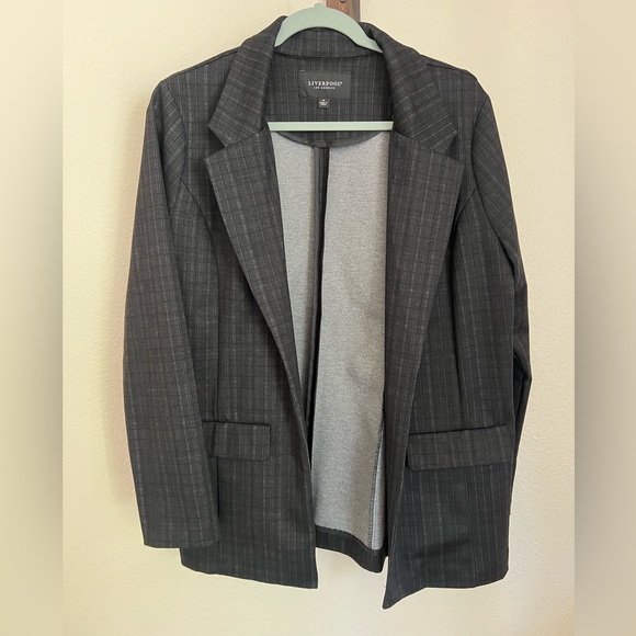 Two Piece Pantsuit - Picture 2 of 7